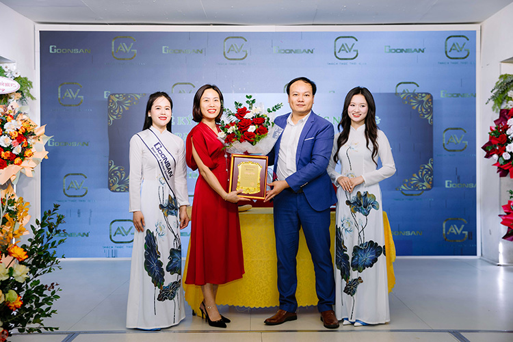 Hình ảnh đại diện một số Đối tác ký kết trở  thành Đối tác Nhôm AVG chính thức